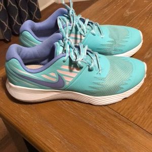 Nike sneakers size 7